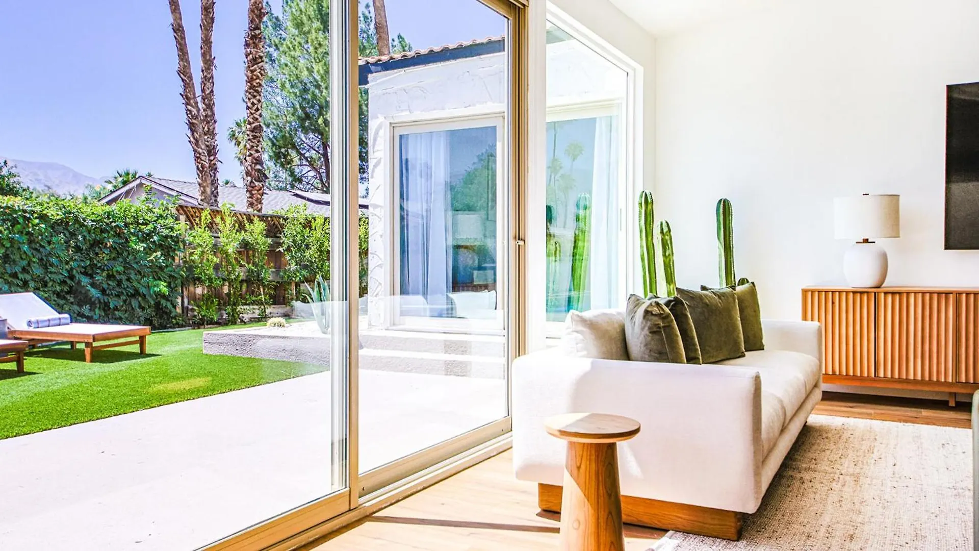 Serene Home With Pool With Mountain Views Palm Springs